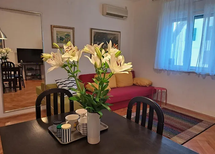 Emaus Garden - City Center & 2 Bth